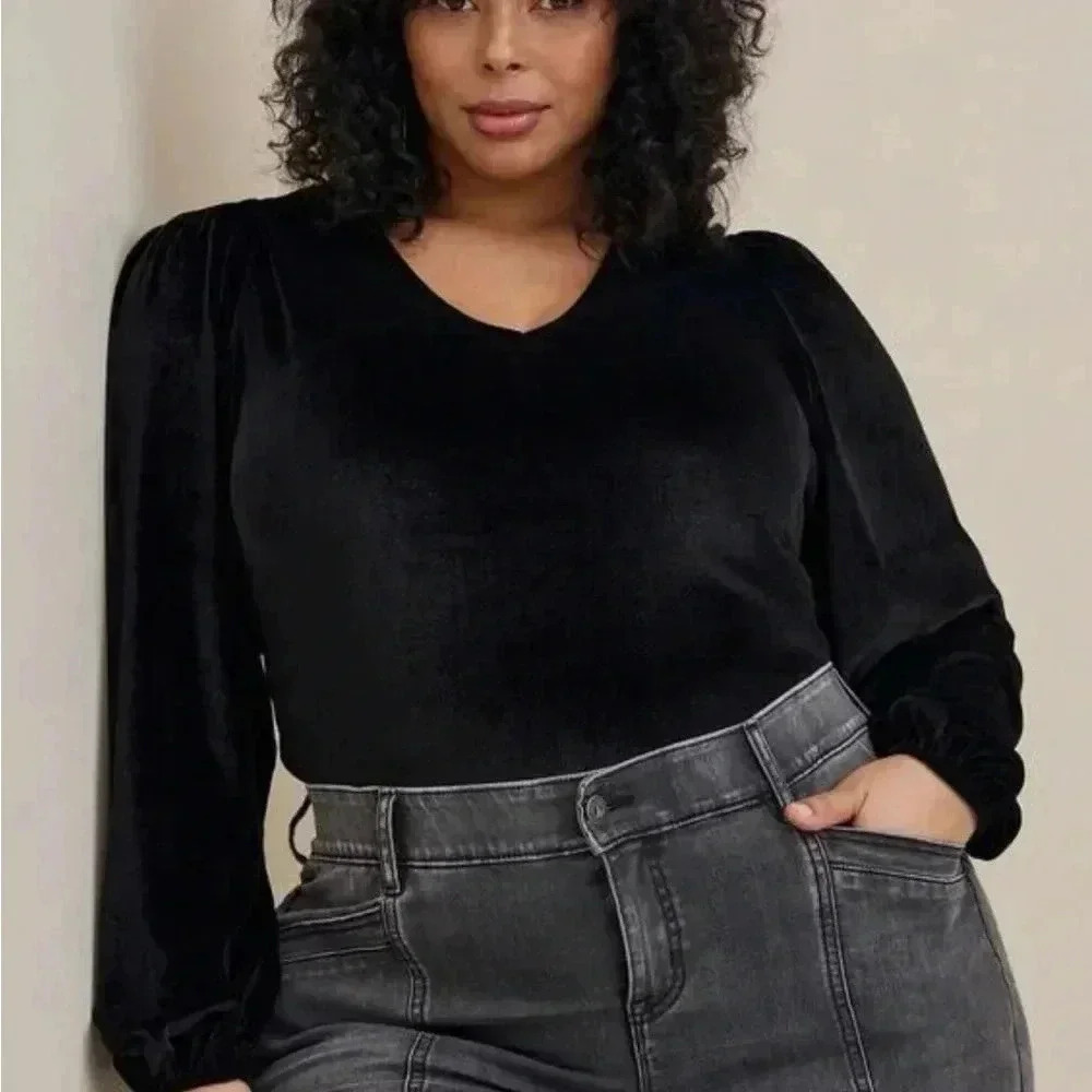 Torrid Soft Velvet Stretch V-Neckline Long Sleeve Bodysuit - Picture 2 of 9